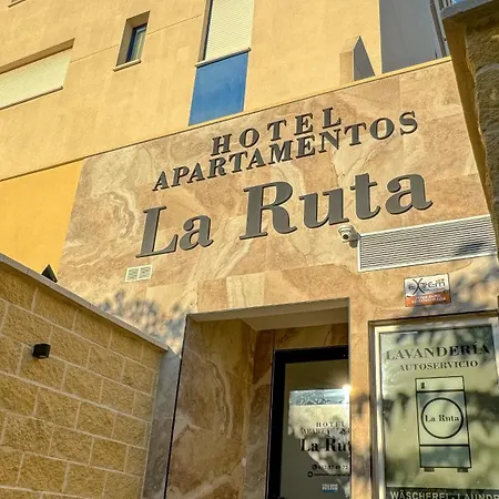 La Ruta アパート カルプ